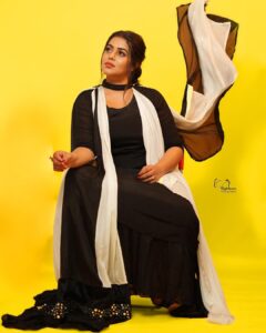 Shamna Kasim Instagram - I dress myself not to impress but for comfort and for style 😍🧿 Costume&styling: @rashmimuraleedharan Costume curtsy: @ladies_planet_ Pics: @v_capturesphotography Hairstylist: @hairartistpoojagupta Personal staff: @pranay_kohli
