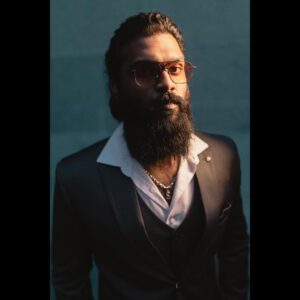 Shanmuga Pandian Instagram - Endure the present, and watch for better things.

Styled by @my_cup_of_rum 

Shot by @gowthamraj_gr 

Hair by @jaikishore93