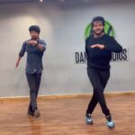Shanmukh Jaswanth Kandregula Instagram - Navvu unna 🥶 Love ledu 💔 Love unna ❤️ Navvu Radhe 😔 Choreography: @adil__shaan #shannu #dance Hyderabad