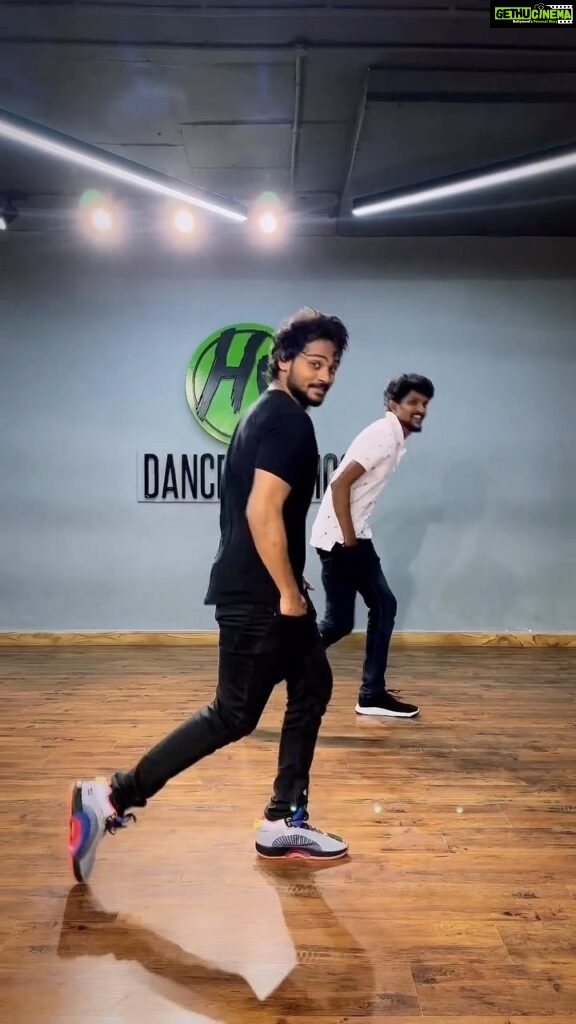 Shanmukh Jaswanth Kandregula Instagram - Dance = Happiness 🙂💙 #shannu #dance Hyderabad