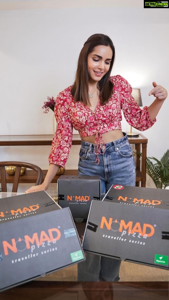Shazahn Padamsee Instagram - There are two things that I absolutely love- Monsoons and Pizzas ☔️🍕 Nomad Pizza is now in Mumbai and they’re delivering pizzas from across the globe right to your doorstep. I'm someone who loves being spoilt for choice when it comes to Pizzas! And Nomad Pizza does exactly that. From Classic NY Style Pizzas to Thai Pizzas, they've got something for everyone! Their packaging has a built-in multi ventilation system that ensures that the pizzas retain their flavour and texture. So they reach you exactly how they’re supposed to! Grab your favorite slice from Nomad now. They're delivering in Bombay, Bangalore, NCR, Chandigarh and Jaipur. #NomadPizza #PizzaDelivery #LatenightDelivery #WoodFirePizza #DeepDish #ad