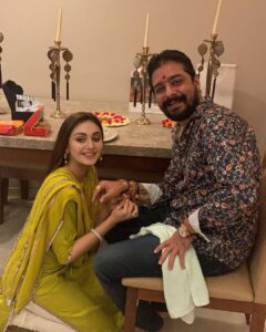Shefali Jariwala Instagram - Who need a superhero when you have brothers like @hindustanibhau @anindatherockstar 
Love you to the moon and back ...
Stay blesses always ♥️
.
.
.
#rakhi2020 #rakshabandhan #brotherfromanothermother #blessedbeyondmeasure #love #instapic #instalove #familyforever