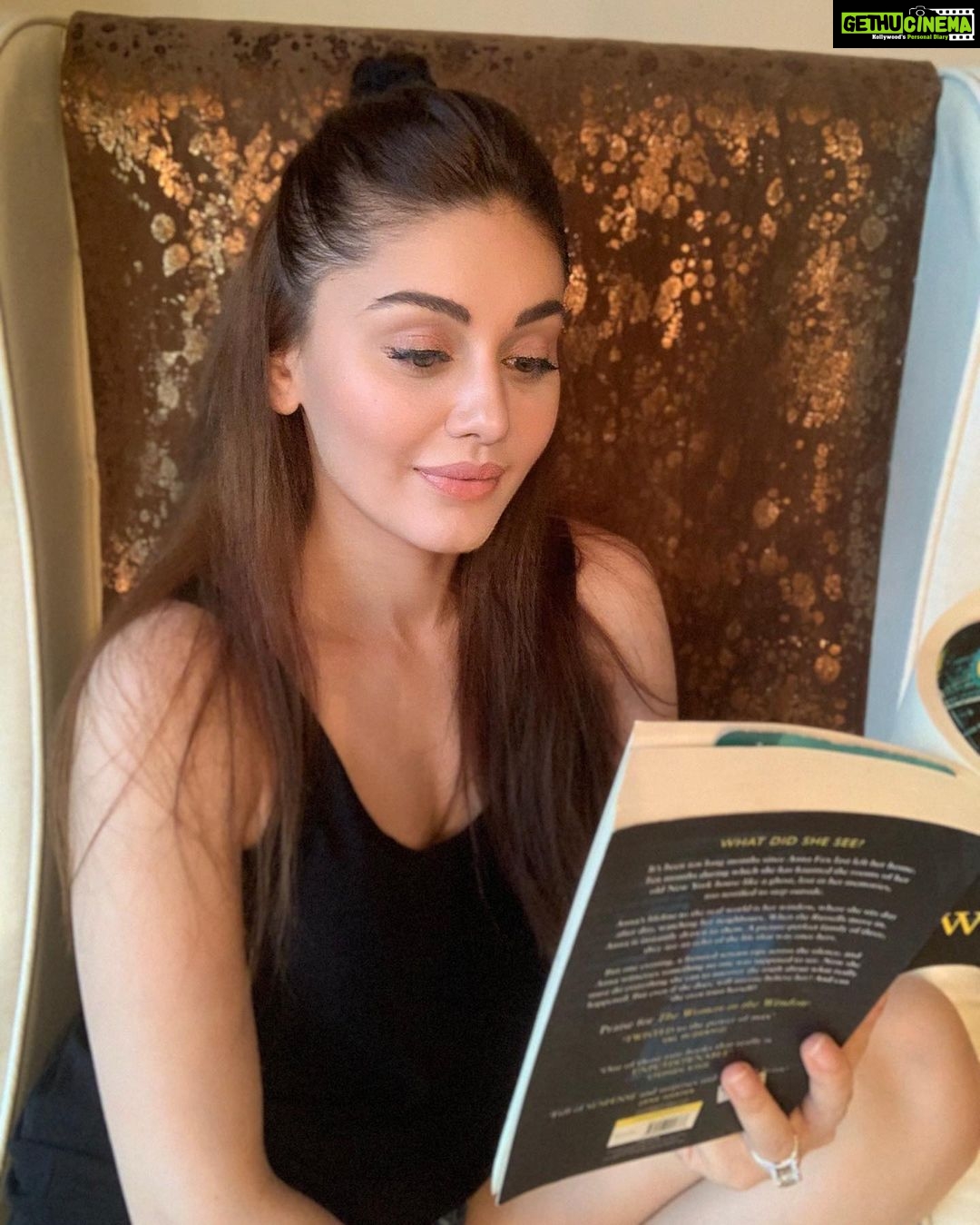 Shefali Jariwala Instagram - Why can't people just sit and read books and be nice to each other? . . . #readersofinstagram #bookwormlife #productive #relax #benice #besafe #homequarantine🏡 #picoftheday