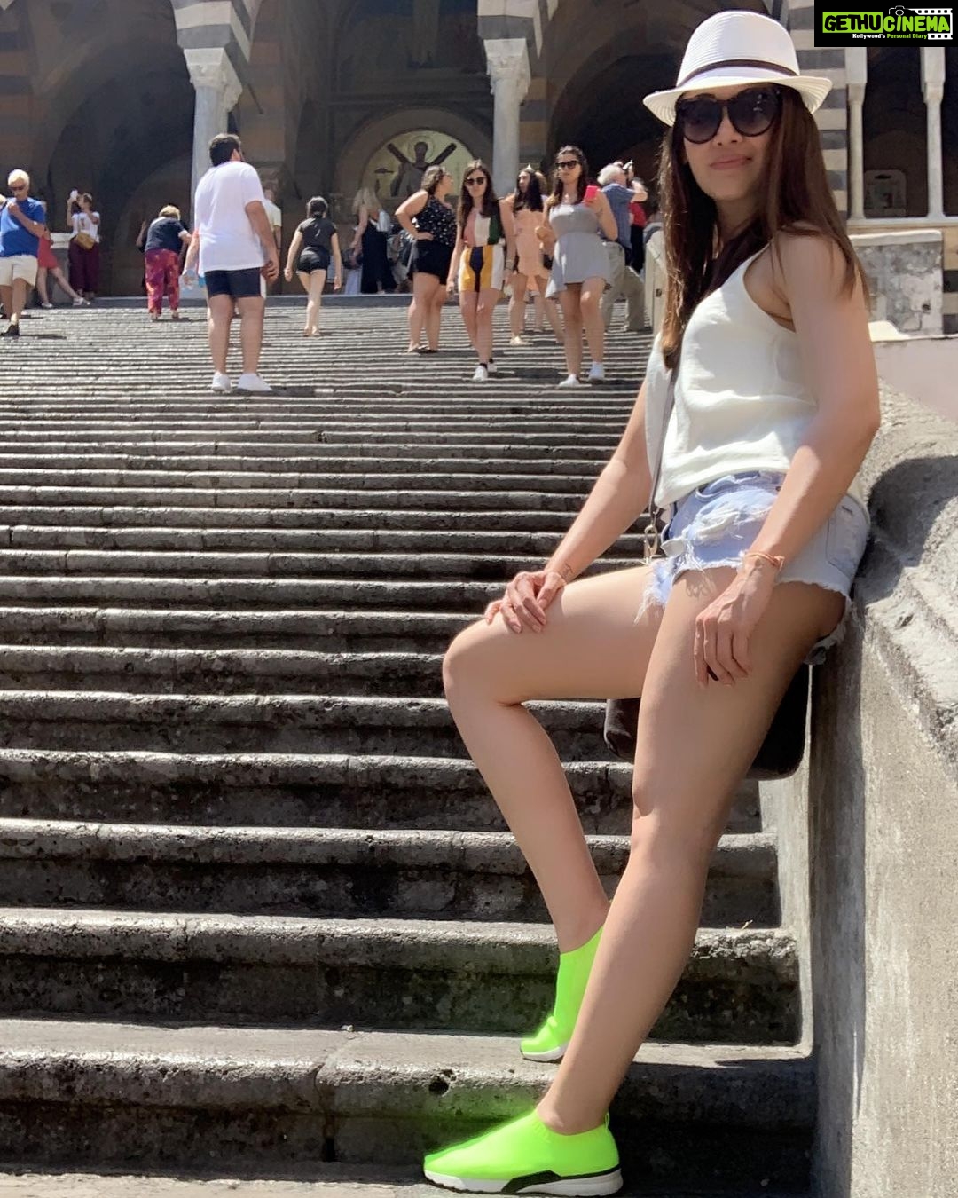Shefali Jariwala Instagram - I have a gypsy soul! Miss my travelling so much ! . . . #wanderlust #travelgram #travelphotography #amalfi #missitaly #traveler #summervibes #love #instalove #travelholic #gypsy #gypsysoul