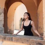 Shefali Jariwala Instagram - Sometimes isolation can be shared... . . . #socialdistancing #positivity #stayconnected #instapic #love #instalove