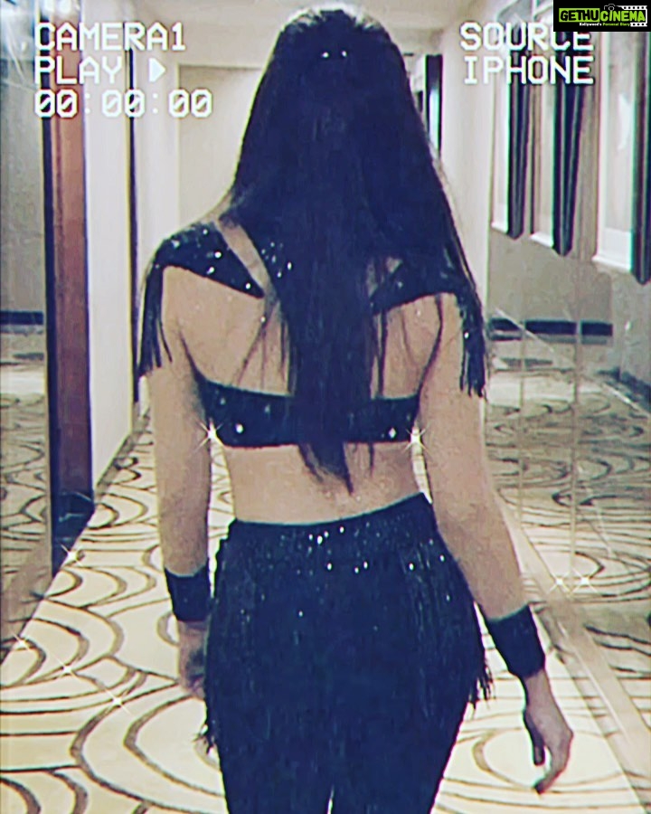 Shefali Jariwala Instagram - “It’s your road, and yours alone. Others may walk it with you, but no one can walk it for you.” – Rumi . . . #keepwalking #inspire #gratitudeattitude #wednesdaywisdom #wednesdaymotivation #instamood