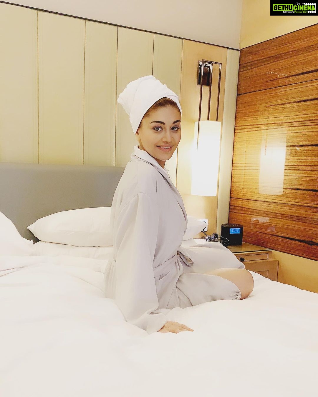 Shefali Jariwala Instagram - Social distancing... self quarantine... time to pamper, snuggle , cuddle !!! . . . #pamperyourself #selflove #instalove #quarantineandchill #corona #covid_19 #staysafe #instadaily