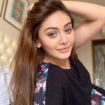 Shefali Jariwala Instagram - Sunbae... 🥰 . . . #sundayfunday #sundayvibes #sunday #chill #relax #refuel #loveyourself #pamper #lazy