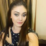 Shefali Jariwala Instagram - U see me.... I see you ! . . . #instapic #instadaily #eyemakeup #black #mondayvibes #mondaymood #instalove
