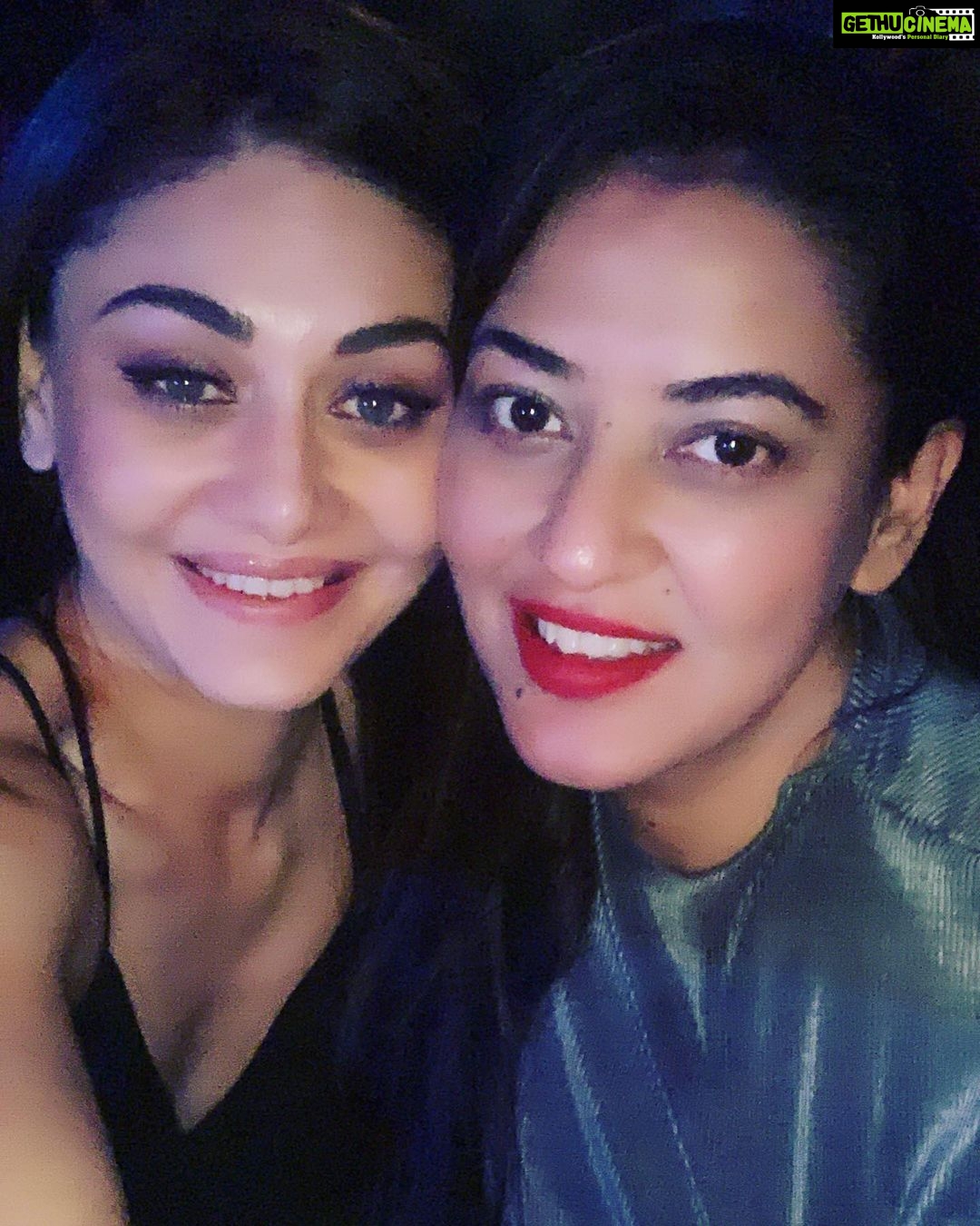 Shefali Jariwala Instagram - She is my Best Friend @ronak1310 ...You break her heart, and I will break your face... 😘♥️ #bestfriends #bestie #bestiesforlife #instalove #love #bestfriendsforever #bff