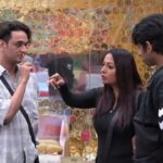 Shefali Jariwala Instagram - Hahaha I'm loving how scared people are to go against our Tigress in a task...that's what you call true power💪🏼🔥💯 . . . #ShefaliJariwalaBiggBoss13 #GoTigress #ShefalitheTigress #BiggBoss13 #BB13 #ShefaliJariwala @colorstv @biggboss13.colorstv @voot @endemolshineind @beingsalmankhan @paragtyagi @base52.entertainment