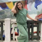 Shefali Jariwala Instagram - #throwbackthursday #takemeback #beautiful #sikkimdiaries #reelsindia #trendingsongs #travelgram #traveldiaries #wanderlust #love