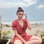Shefali Jariwala Instagram - Sunset state of mind ! #sunsetlover #goa . . . #goadiaries #sundayvibes #chilling #wanderlust #happyplace #vacaymode #beachbum #morjimbeach Goa