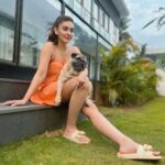 Shefali Jariwala Instagram - Me with mine ! @simba_mommys_boy #goodlife . . . #goa #chillmode #relaxtime #thursdayvibes #loveisintheair #funtimes #goadiaries #instadaily