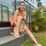 Shefali Jariwala Instagram - Me with mine ! @simba_mommys_boy #goodlife . . . #goa #chillmode #relaxtime #thursdayvibes #loveisintheair #funtimes #goadiaries #instadaily