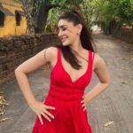 Shefali Jariwala Instagram - Setting myself free ! #walkwithme . . . #goadiaries #naturelover #vacaymode #happygirl #refreshing #summervibes #chillin #relaxing #sundaying #sundayvibes #sundayfunday