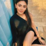 Shefali Jariwala Instagram - Soak up the sun ! #sunnyday☀️ Wearing @deme_love_ . . . #wednesdaymood #sunnyday #goodvibes #positivity #happygirl #instagood