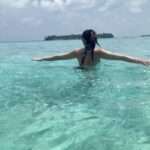 Shefali Jariwala Instagram - #ocean #lover #summertime #waterbaby #trendingreels #reelitfeelit #reelsindia #beachvibes #goodtimes