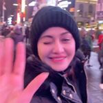 Shefali Jariwala Instagram – There’s a little bit of devil in her angel eyes.✨✨✨✨✨✨✨
#timesquare #reelitfeelit #reelsindia #instareels #wildnight #instadaily #reels Times Square New York, USA