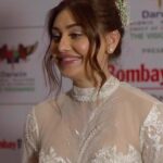 Shefali Jariwala Instagram - White on white ! @timesfashionweek @etimeslifestyle @inifdvashi #showstopper #runwayfashion #instafashion #timesfashionweek #fashionweek #slay #elegance #ootd #ootdfashion #white #love @salehayohann @themediatronic @makeup.yasmin @shefali_hairstylist.81 @farukh.shaikh