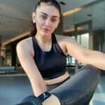 Shefali Jariwala Instagram – Sunny side up !
#sunnyday☀️ 
.
.
.
#gymlover #happyhour #fitnessgirl #gymtime #strongnotskinny #instapic