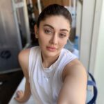 Shefali Jariwala Instagram - Glowing and growing! #nofilternecessary #feelinghealthy . . . #strongisthenewsexy #glowgoals #workhardstayhumble #tgif