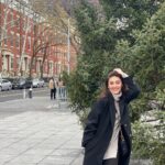 Shefali Jariwala Instagram - Cold hands… Warm heart ! #goodvibes . . . #winter #newyork #citylife #wanderlust #chilling #love #wednesday #pic #instadaily New York City, N.Y.
