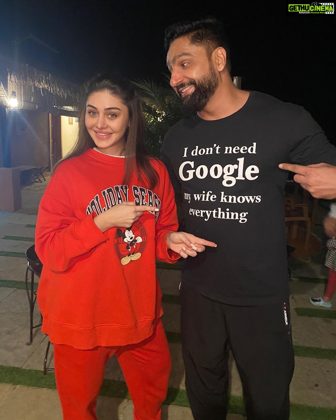 Shefali Jariwala Instagram - #nocaptionneeded . . . #weekendvibes #saturday #fun #couplegoals #winter #evenings #love #instadaily #pic