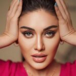 Shefali Jariwala Instagram – U see me I see you !
#blueeyes #hypnotize 
.
.
.
@makeup.yasmin 
@pyumishra 
@dieppj 
.
.
.
#closeup #eyes #dontlie #monday #mood #instagood #picoftheday
