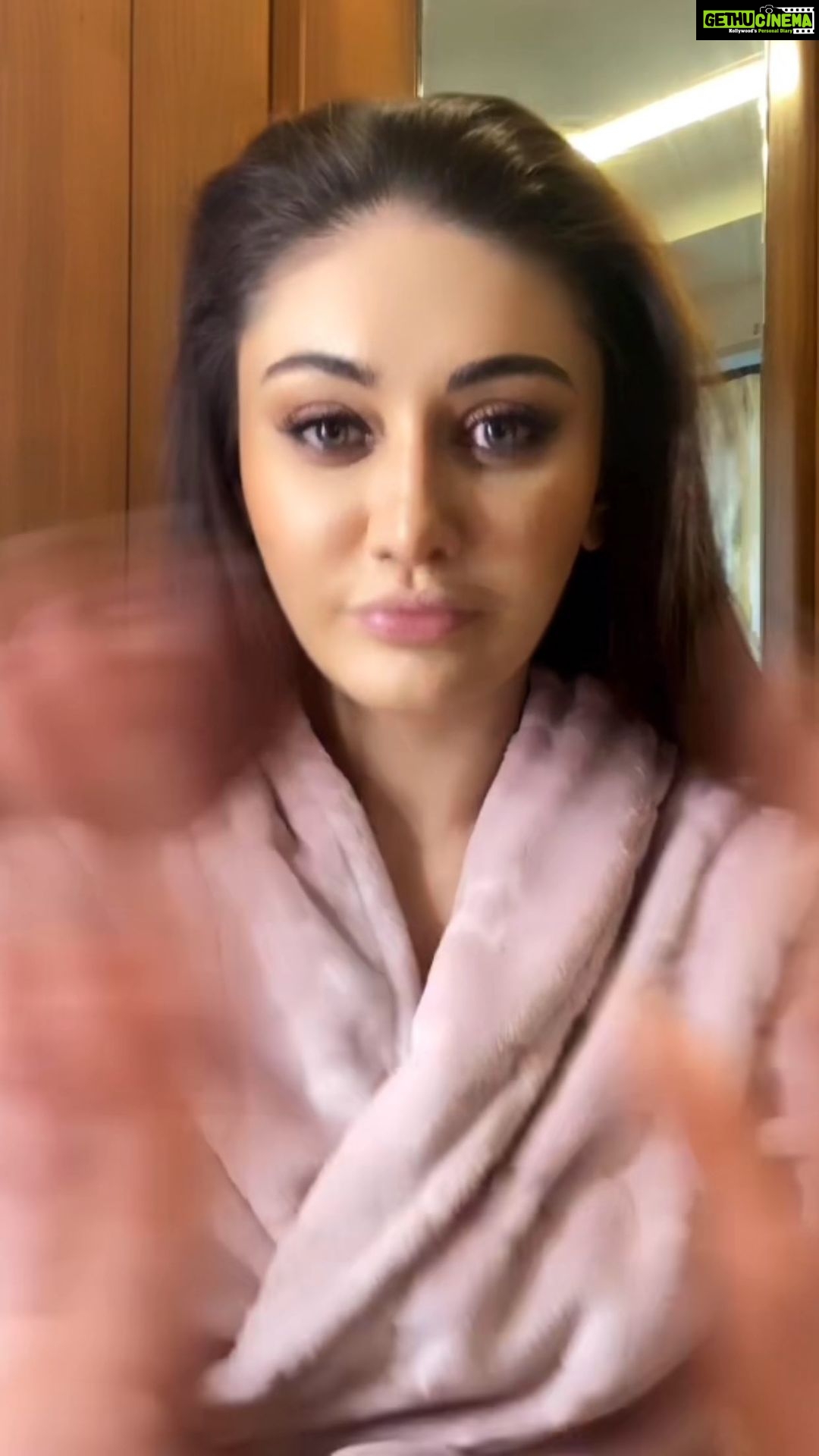 Shefali Jariwala Instagram - #reelitfeelit #reelsindia #makeover #beforeafter @makeup.yasmin @pyumishra #reelsinstagram #reels #reelsviral