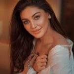 Shefali Jariwala Instagram - Do u see what I see !? #eyesdontlie . @dieppj @makeup.yasmin @pyumishra . . . #wednesday #pic #thoughts #vibe #smile #happygirlsaretheprettiest #instagood