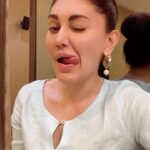 Shefali Jariwala Instagram - And I follow a trend ! #cutie #timepass #reelitfeelit