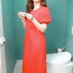 Shefali Jariwala Instagram - Super pumped up to introduce you all to an intelligent toilet! Intuitive at its best, the @kohler_india Veil bathroom toilet is revolutionary. The seat cover automatically opens, closes, features an ergonomically-friendly temperature control design, and more. This superior bidet facilitates gentle front and rear wash and has a one touch control for all its cleansing features. The future is here, now! @goodhomesmagazine 💕💕💕💕💕💕💕💕💕 #instacool #collaboration #bathroominspiration #bathroomgoals #reelitfeelit #reelsindia