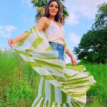 Shefali Jariwala Instagram - Some of the most comforting words in the universe are ‘me too.’ That moment when you find out that your struggle is also someone else’s struggle, that you’re not alone, and that others have been down the same road… I have been there and I’d like to share that you can’t control everything. Sometimes you just need to relax and have faith that things will work out. Let go a little and just let life happen. Remember, it’s Ok to not be Ok ! #worldmentalhealthday . . . Styled by @pyumishra Outfit @labelsonamn Jewelry @our.dve @makeup.yasmin . . . #love #smile #happiness #instamood #positivity #wayoflife #sundayvibes Mumbai -city of Dreams