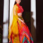 Shefali Jariwala Instagram - The power to be limitless lies within us…. #navratri . . . Styled by @pyumishra Lehenga @siddharthabansal_ Jewelry @hetalshahofficial Bag @arastudio.in @makeup.yasmin @madhurihairstylist . . . #navratri2021 #colors #festive #positivevibes #strength #love #gratitude #instadaily #friday #pic