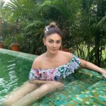 Shefali Jariwala Instagram - Beat the heat ! #sunnyday #pooltime . . . #hothot #beattheheat #poolside #chill #relax #wednesday #vibes #instagood