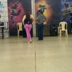 Shefali Jariwala Instagram - Guess the song !? Rehearsal time with my favourite @truptimohite254 … #dancingqueen #dancereels #dance #lover #workmodeon #happygirl #instareels #reelsindia