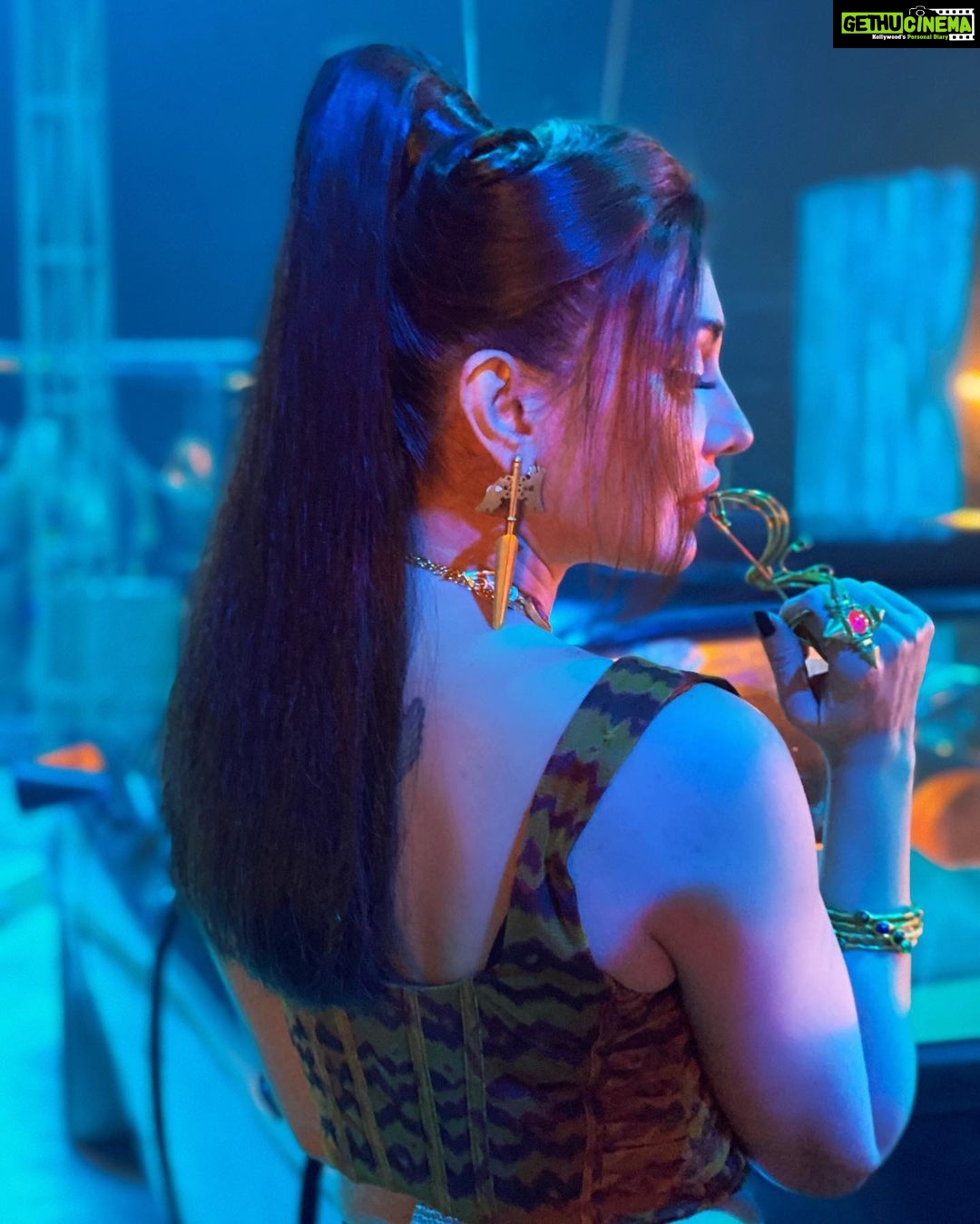 Shefali Jariwala Instagram - She is fire & ice… you’ll fear the cold & crave the burn ! #bts #comingsoon . . . #sassy #attitude #killer #killingit #saturday #pic #instadaily #shooting #filming