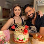 Shefali Jariwala Instagram - About last night… #celebrating with @paragtyagi . . . #athome #love #spreadlove #spreadpositivity #tgif #instadaily #funtimes