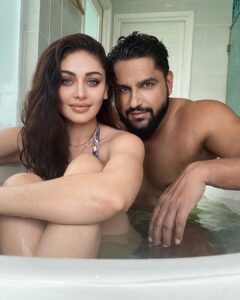 Shefali Jariwala Instagram - Year after year, you're still the only person I don't want to punch in the throat…
I love you more than yesterday—FYI yesterday you pissed me off 😂😂😂
Happy Anniversary @paragtyagi 
May we have a lifetime of adventures & mad banters ! ❤️❤️❤️
#happyanniversary 
.
.
.
#couplegoals #happiness #bliss #positivity #love #celebration #adventure #instagood