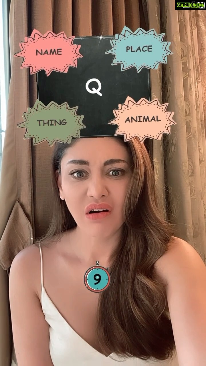 Shefali Jariwala Instagram - Kyun !? 🤪 #reelsindia #funny #funnyreels #reelsindia #confused