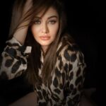 Shefali Jariwala Instagram - Stay wild ! #fearless #sassy . . . #nomondayblues #mondaymotivation #leopardprint #love #instapic #monday #picture #besafe