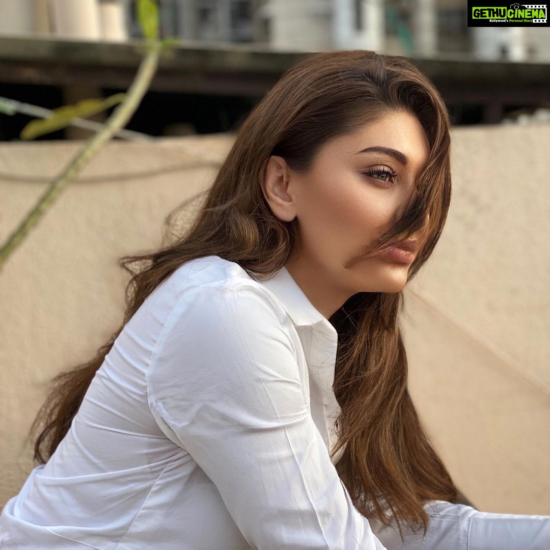 Shefali Jariwala Instagram - Life is not so much what you accomplish as what you overcome. #mondaymotivation . . . #toughgirl #strength #positivity #instagood