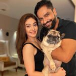 Shefali Jariwala Instagram - About last night… #celebrating with @paragtyagi . . . #athome #love #spreadlove #spreadpositivity #tgif #instadaily #funtimes