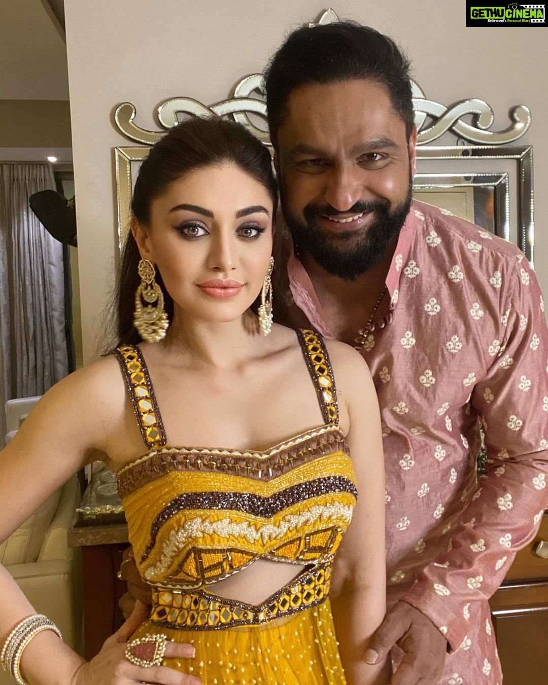 Shefali Jariwala - 204.8K Likes - Year after year, you're still the only person I don't want to punch in the throatā¦
I love you more than yesterdayāFYI yesterday you pissed me off ššš
Happy Anniversary @paragtyagi
May we have a lifetime of adventures & mad banters ! ā¤ļøā¤ļøā¤ļø
#happyanniversary
.
.
.
#couplegoals #happiness #bliss #positivity #love #celebration #adventure #instagood