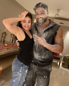 Shefali Jariwala Instagram - Year after year, you're still the only person I don't want to punch in the throat…
I love you more than yesterday—FYI yesterday you pissed me off 😂😂😂
Happy Anniversary @paragtyagi 
May we have a lifetime of adventures & mad banters ! ❤️❤️❤️
#happyanniversary 
.
.
.
#couplegoals #happiness #bliss #positivity #love #celebration #adventure #instagood