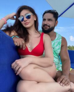 Shefali Jariwala Instagram - Year after year, you're still the only person I don't want to punch in the throat…
I love you more than yesterday—FYI yesterday you pissed me off 😂😂😂
Happy Anniversary @paragtyagi 
May we have a lifetime of adventures & mad banters ! ❤️❤️❤️
#happyanniversary 
.
.
.
#couplegoals #happiness #bliss #positivity #love #celebration #adventure #instagood