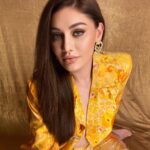 Shefali Jariwala Instagram - Sunshine on my mind ! #sunshinegirl @theboozybutton @sataara19 . . . #yellow #mood #sunshine #wednesday #vibes #picoftheday #instafashion #instagood