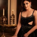 Shefali Jariwala Instagram - About last night ! #dishul #wedding #party 📸 @dieppj Styled by @stylebytaashvi 👗 @kalkifashion 💄 @makeupbyjyotisaluja 👩‍🦰 @hairbytabassum . . . #glam #dressup #celebration #weekend #goodvibes #love