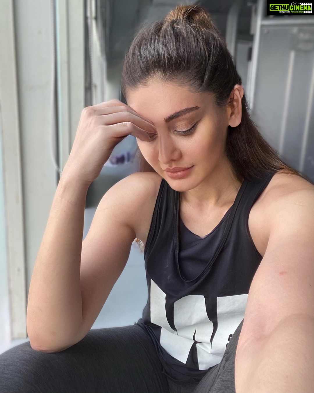 Shefali Jariwala Instagram - Be strong mentally… and physically! #fitness #fitgirl . . . #saturdayvibes #gymlover #spreadlove #positivity #mentalhealth #strongnotskinny #strongwomen #weekendvibes #instadaily